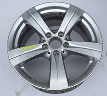 Laden Sie das Bild in den Galerie-Viewer, 1x Alufelge 17 Zoll 8.0" 5x112 49 5ET Glanz Silber A2064014600 Mercedes-Benz FEL5319934931vu