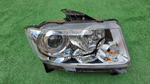 Load image into Gallery viewer, Frontscheinwerfer Jeep Grand Cherokee 55079408AJ Rechts Scheinwerfer Headlight SCH7680389530me