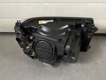 Load image into Gallery viewer, Frontscheinwerfer Land Rover 238022-57 Xenon Links Scheinwerfer Headlight SCH6941716117ef