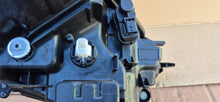Laden Sie das Bild in den Galerie-Viewer, Frontscheinwerfer Toyota Yaris Links Scheinwerfer Headlight SCH4016500896mn