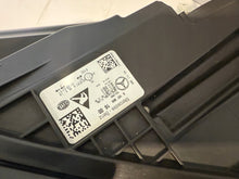 Laden Sie das Bild in den Galerie-Viewer, Frontscheinwerfer Mercedes-Benz Gle A1679061700 A1679061600 Full LED Ein Satz