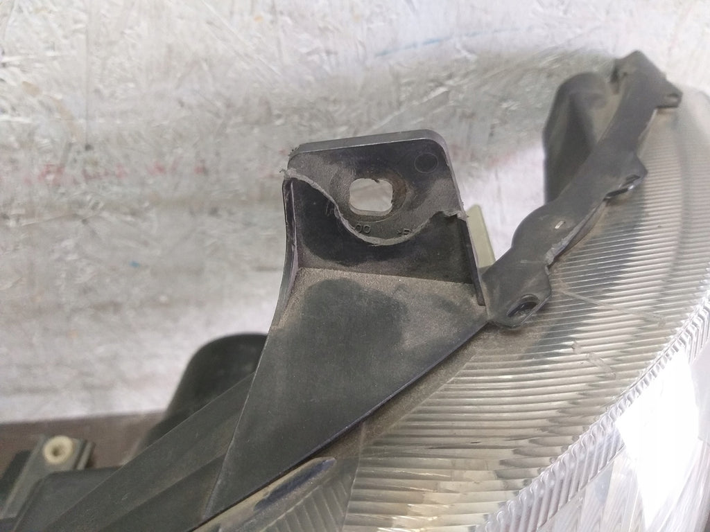 Frontscheinwerfer Mercedes-Benz Sprinter A9068200161 Links Headlight