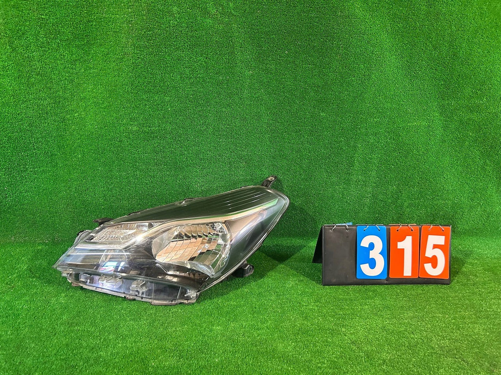 Frontscheinwerfer Toyota Yaris Links Scheinwerfer Headlight