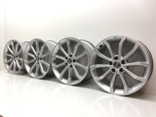Laden Sie das Bild in den Galerie-Viewer, 4x Alufelge 18 Zoll 8.0&quot; 5x112 40ET Glanz Silber 8W0601025 Audi A4 B9 Rim Wheel