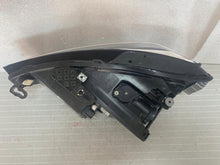 Laden Sie das Bild in den Galerie-Viewer, Frontscheinwerfer Seat Tarraco 5FB941008 LED Rechts Scheinwerfer Headlight