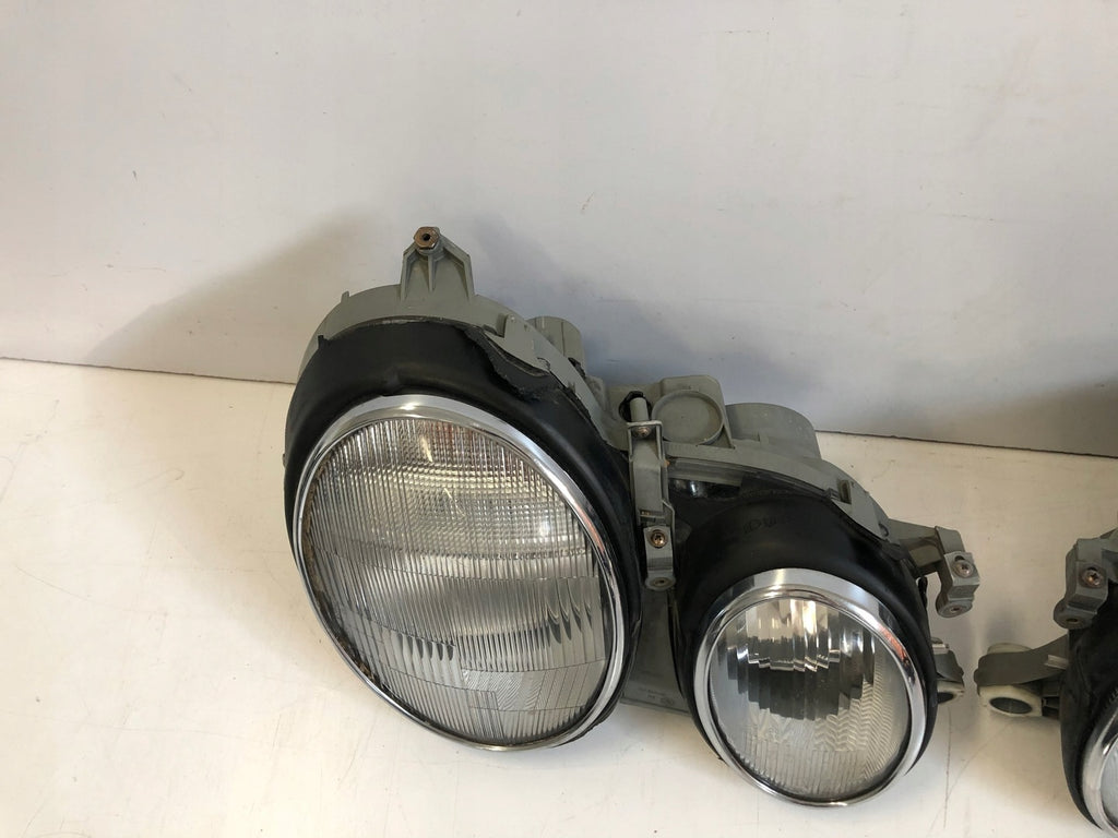 Frontscheinwerfer Mercedes-Benz Clk A208 2088000175 Ein Satz Headlight