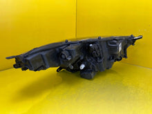Laden Sie das Bild in den Galerie-Viewer, Frontscheinwerfer Toyota 4 Yaris LED FALSE Scheinwerfer Headlight SCH6805304563xi