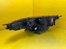 Laden Sie das Bild in den Galerie-Viewer, Frontscheinwerfer Toyota 4 Yaris LED Links Scheinwerfer Headlight SCH6805304563xi