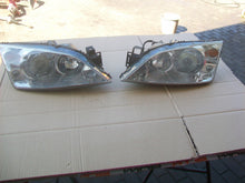 Laden Sie das Bild in den Galerie-Viewer, Frontscheinwerfer Ford Mondeo Ein Stück (Rechts oder Links) Headlight