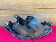 Laden Sie das Bild in den Galerie-Viewer, Frontscheinwerfer VW Passat 3J1941005 Full LED Links Scheinwerfer Headlight