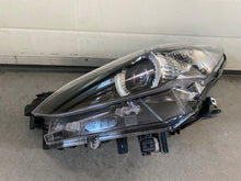 Laden Sie das Bild in den Galerie-Viewer, Frontscheinwerfer Mazda D43N-51030 D43N-51040 Full LED Rechts oder Links
