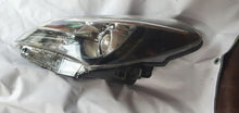 Load image into Gallery viewer, Frontscheinwerfer Toyota Yaris Links Scheinwerfer Headlight