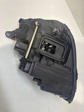 Laden Sie das Bild in den Galerie-Viewer, Frontscheinwerfer Mercedes-Benz W213 A2139067806 Rechts Scheinwerfer Headlight SCH9078587959dd