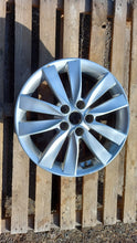 Load image into Gallery viewer, 1x Alufelge 17 Zoll 7.0&quot; 5x114.3 53ET 52910-A2300 Hyundai Rim Wheel