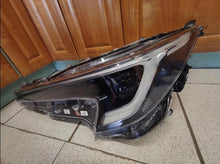 Laden Sie das Bild in den Galerie-Viewer, Frontscheinwerfer Toyota Corolla 81150-02X10 Full LED Links Headlight