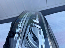 Laden Sie das Bild in den Galerie-Viewer, Frontscheinwerfer VW Touran 5TB941035E LED Ein Stück (Rechts oder Links)