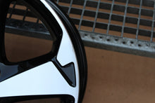 Laden Sie das Bild in den Galerie-Viewer, 1x Alufelge 17 Zoll 7.0&quot; 5x108 45ET Glanz Graphit JX7J-1007-D1A Ford Focus Mg