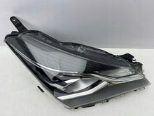 Load image into Gallery viewer, Frontscheinwerfer Toyota Yaris Rechts Scheinwerfer Headlight