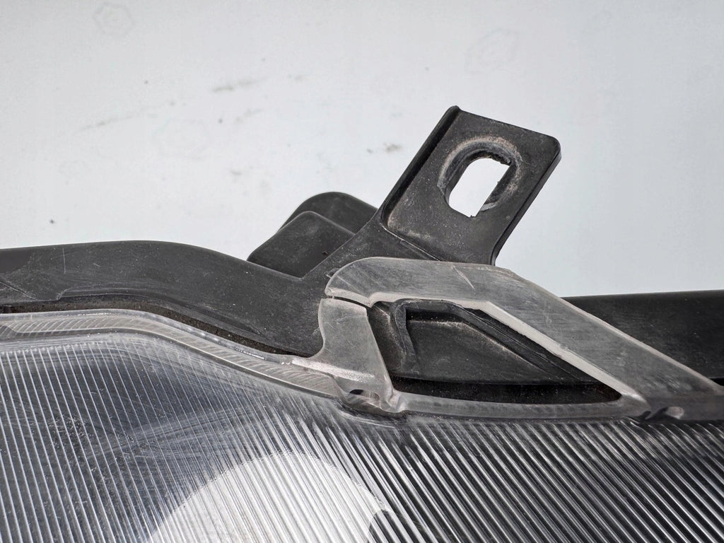 Frontscheinwerfer Toyota Yaris LED Rechts Scheinwerfer Headlight