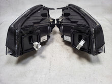 Laden Sie das Bild in den Galerie-Viewer, Frontscheinwerfer Mercedes-Benz W176 A1768200661 Ein Satz Scheinwerfer Headlight SCH6072250881zg