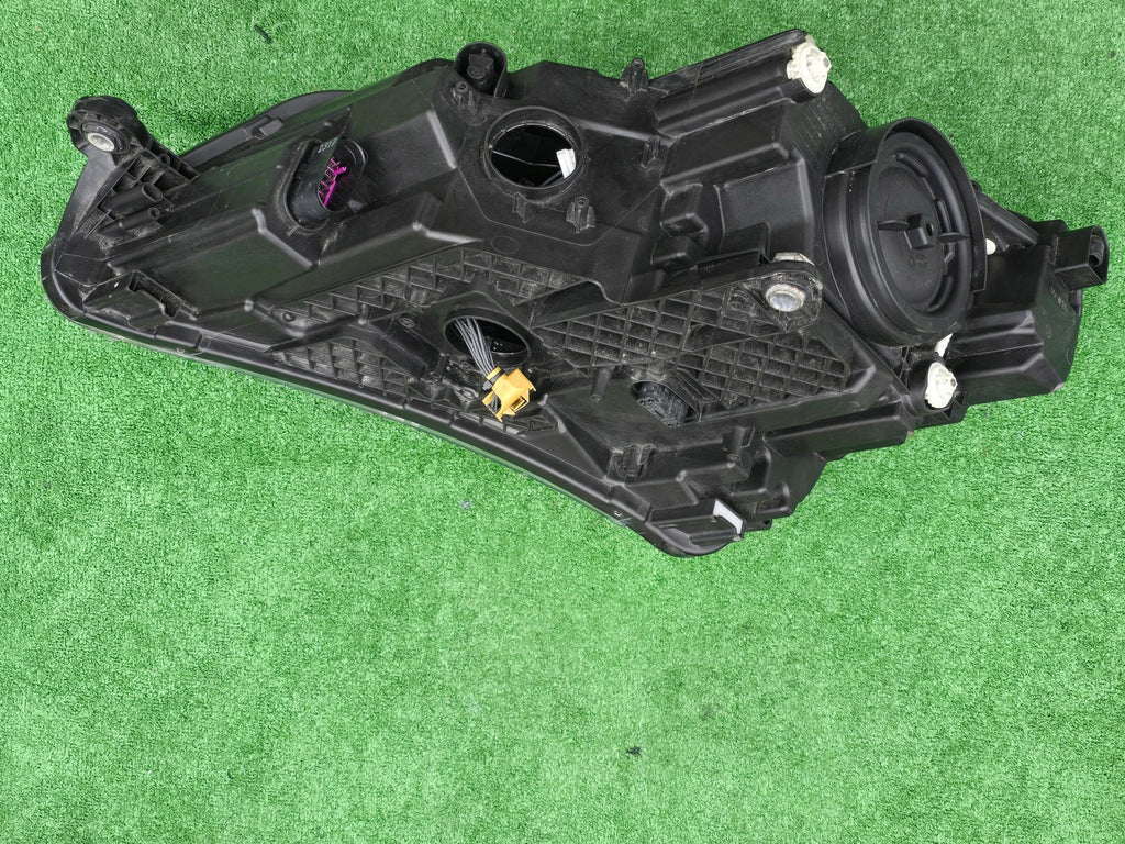Frontscheinwerfer Skoda Superb III 3V1941016A Xenon Rechts Headlight SCH3754314748kx
