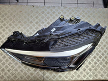 Laden Sie das Bild in den Galerie-Viewer, Frontscheinwerfer Audi Q3 83A941033 LED Ein Stück (Rechts oder Links) Headlight