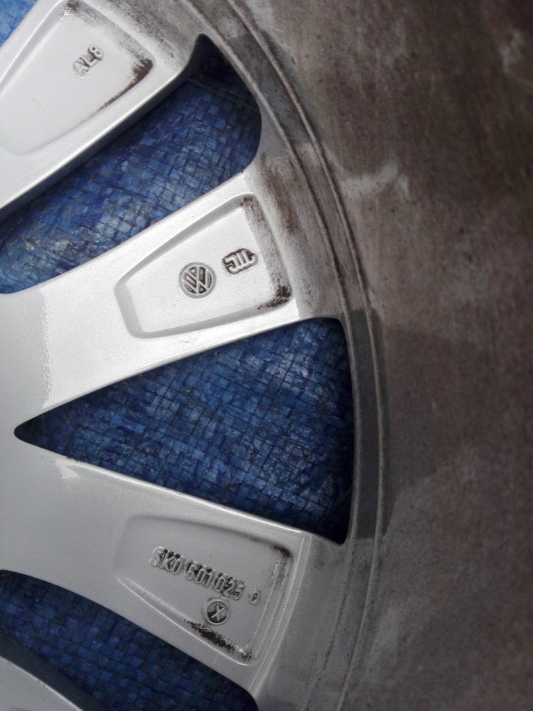 1x Alufelge 17 Zoll 7.0" 5x112 54ET 5K0601025 VW Golf Vi Rim Wheel