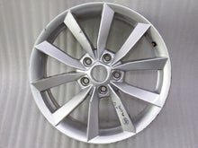 Load image into Gallery viewer, 1x Alufelge 17 Zoll 7.0&quot; 5x112 45ET Glanz Silber 5L0601025 Skoda Yeti Rim Wheel