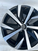 Laden Sie das Bild in den Galerie-Viewer, 1x Alufelge 19 Zoll 8.0" 5x112 47ET Glanz 2GA601025T VW T-Roc Rim Wheel FEL3939489478aw