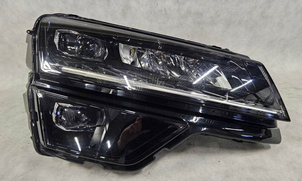 Frontscheinwerfer Skoda Karoq 57B941016F Rechts Scheinwerfer Headlight SCH3563566362wl