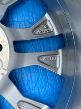 Load image into Gallery viewer, 1x Alufelge 17 Zoll 7.0" 5x112 40ET Glanz Silber 3G0601025G Mg Passat Rim Wheel FEL4653352310fs