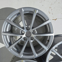 Load image into Gallery viewer, 1x Alufelge 17 Zoll 7.5" 5x112 36ET Glanz Silber 4K0601025 Audi A6 C8 Rim Wheel FEL3451009653pj