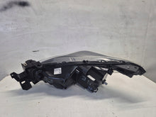 Laden Sie das Bild in den Galerie-Viewer, Frontscheinwerfer Mazda 3 Bm BSP5-51030 Rechts Scheinwerfer Headlight SCH1364786670xk