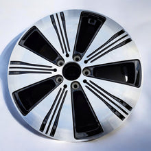 Laden Sie das Bild in den Galerie-Viewer, 1x Alufelge 18 Zoll 7.5&quot; 5x112 A2434010100 Mercedes-Benz Eqb Rim Wheel