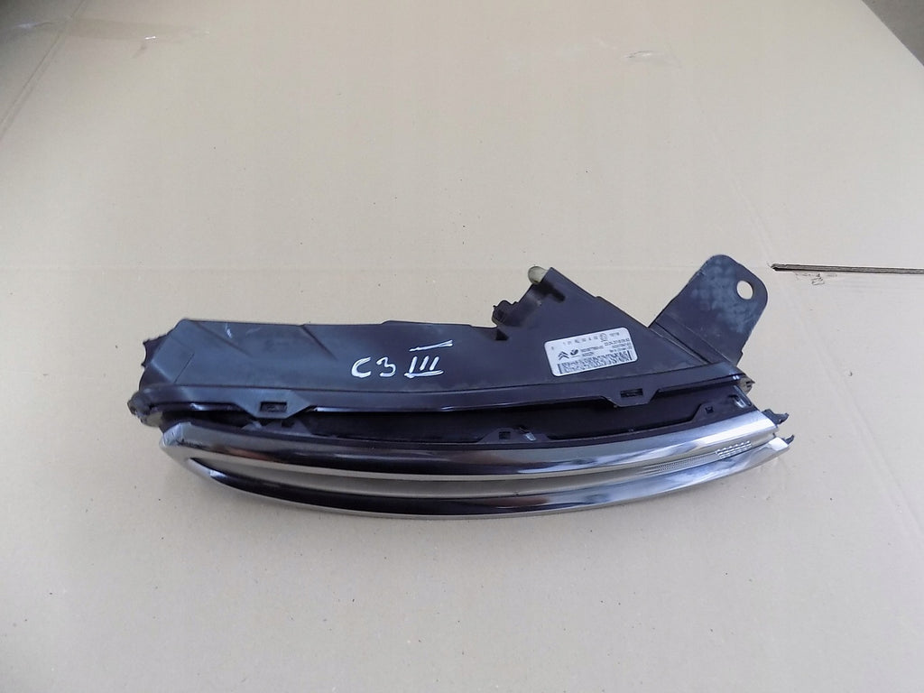 Frontscheinwerfer Citroën C3 III 9820877880-00 Ein Stück (Rechts oder Links)
