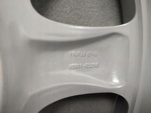 Load image into Gallery viewer, 1x Alufelge 17 Zoll 7.0" 5x100 45ET Glanz Silber 42611-05260 Toyota Avensis FEL7346172511ad
