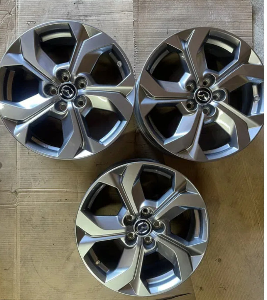 1x Alufelge 18 Zoll 7.0" 5x114.3 45ET Glanz Graphit 9965777080 Mazda Mx30 Cx30 FEL3208888849sc