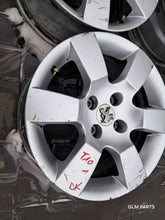 Laden Sie das Bild in den Galerie-Viewer, 4x Alufelge 16 Zoll 7.0" 4x108 29ET Glanz Silber 9685783880 Peugeot 5008 FEL2409956595lf