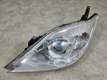 Laden Sie das Bild in den Galerie-Viewer, Frontscheinwerfer Mazda 5 I C29151040 Ein Stück (Rechts oder Links) Headlight