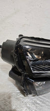 Laden Sie das Bild in den Galerie-Viewer, Frontscheinwerfer Skoda Karoq 57B941036B LED Rechts Scheinwerfer Headlight SCH1741894637cz