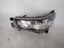 Laden Sie das Bild in den Galerie-Viewer, Frontscheinwerfer Toyota Hilux VIII Ein Stück (Rechts oder Links) Headlight SCH5838799751jb