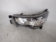 Laden Sie das Bild in den Galerie-Viewer, Frontscheinwerfer Toyota Hilux VIII Links Scheinwerfer Headlight SCH5838799751jb