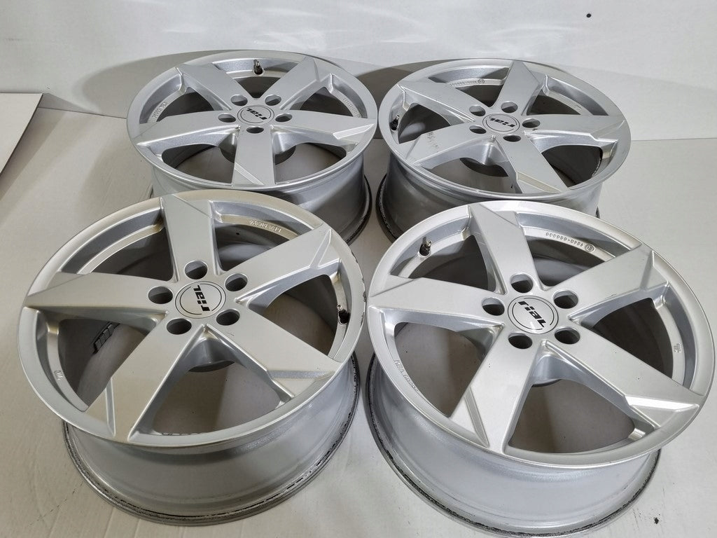 4x Alufelge 17 Zoll 7.5" 5x112 28ET Glanz Silber Audi Rim Wheel FEL2218018472re