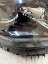 Laden Sie das Bild in den Galerie-Viewer, Frontscheinwerfer Mercedes-Benz W206 A2069068204 LED Rechts Headlight SCH6465795207pc