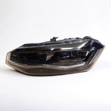 Laden Sie das Bild in den Galerie-Viewer, Frontscheinwerfer VW Polo 2G1941035F LED Links Scheinwerfer Headlight