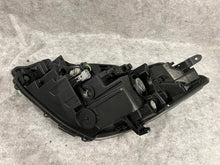 Load image into Gallery viewer, Frontscheinwerfer Toyota Yaris LED Rechts Scheinwerfer Headlight