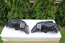 Laden Sie das Bild in den Galerie-Viewer, Frontscheinwerfer Audi A6 4K0941033 4K0941034 Ein Stück (Rechts oder Links)