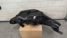 Load image into Gallery viewer, Frontscheinwerfer Hyundai I20 Links Scheinwerfer Headlight SCH7202854532xy