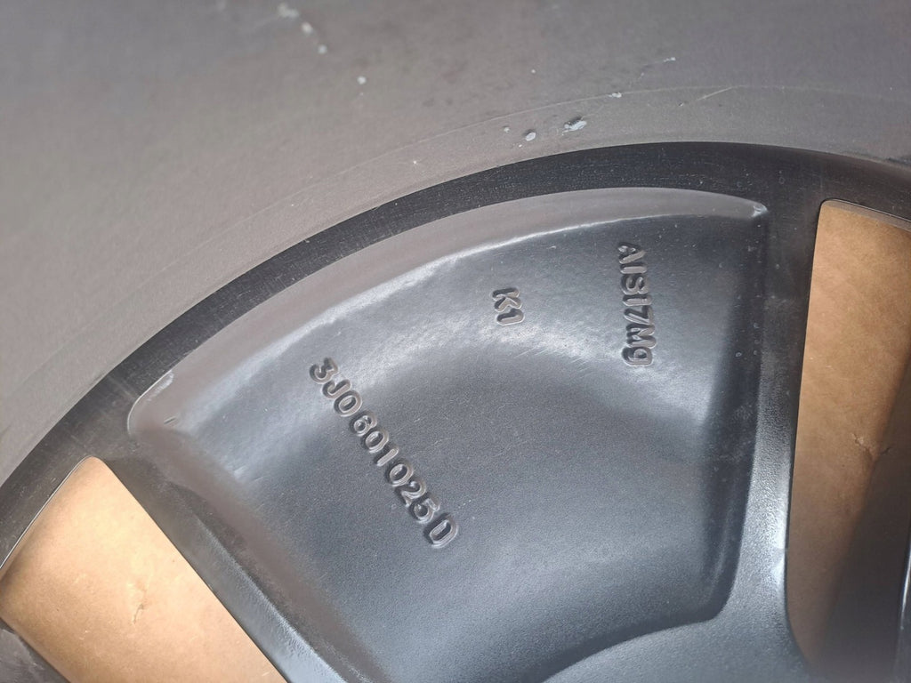 1x Alufelge 18 Zoll 3J0601025D VW Passat Rim Wheel FEL3320079934dg