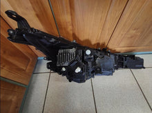 Laden Sie das Bild in den Galerie-Viewer, Frontscheinwerfer Toyota Corolla 81150-02X10 Full LED Links Headlight